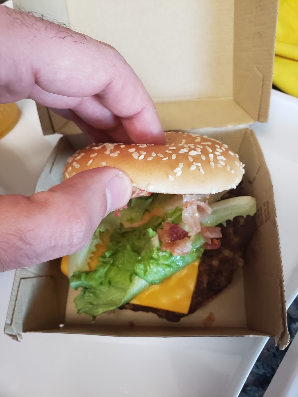 McDonalds | 5636 Glen Erin Dr, Mississauga, ON L5M 6B1, Canada | Phone: (905) 812-7187
