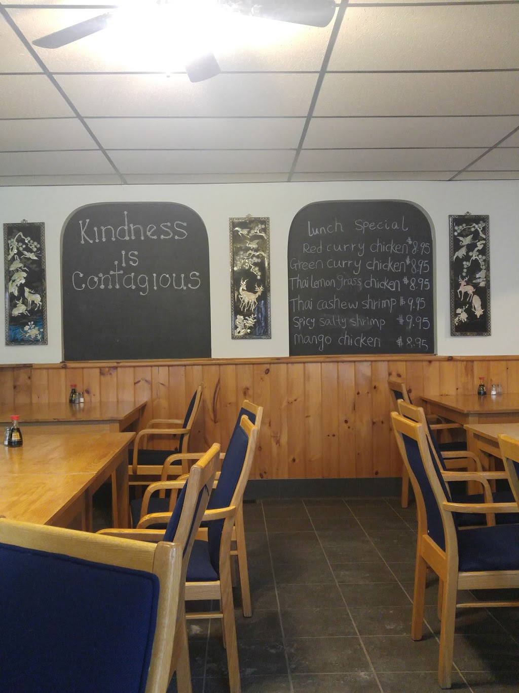 Riverside Restaurant | 137 Trent St S, Frankford, ON K0K 2C0, Canada | Phone: (613) 398-8818