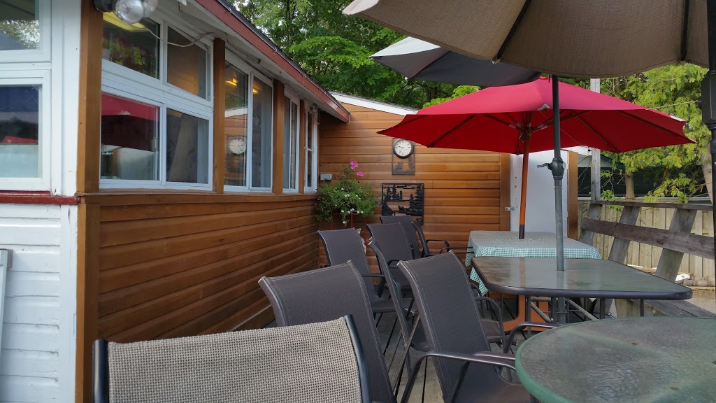Redlys Country Kitchen | 116 Oak Lake Rd, Stirling, ON K0K 3E0, Canada | Phone: (613) 395-0343