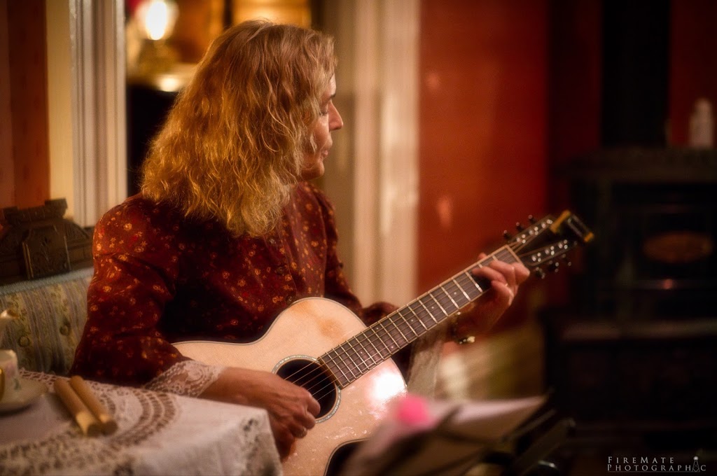 Durham Storytellers | 150 Beatrice St E, Oshawa, ON L1G 7T6, Canada | Phone: (905) 697-0701