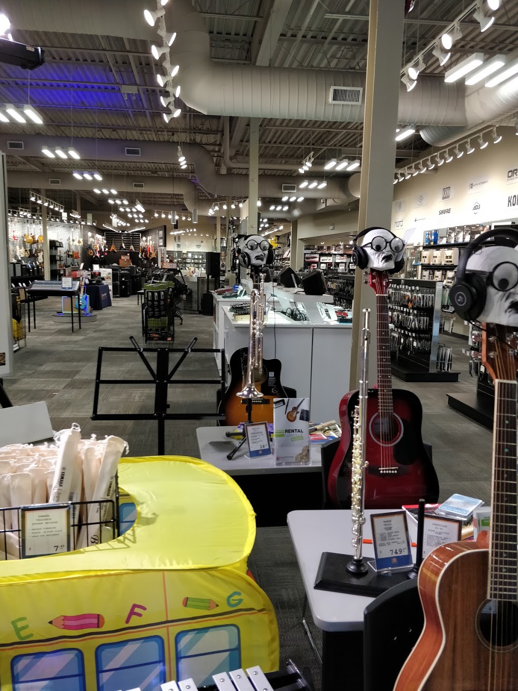 Long & McQuade Musical Instruments | 12 Vodden St E, Brampton, ON L6V 1M2, Canada | Phone: (905) 450-4334