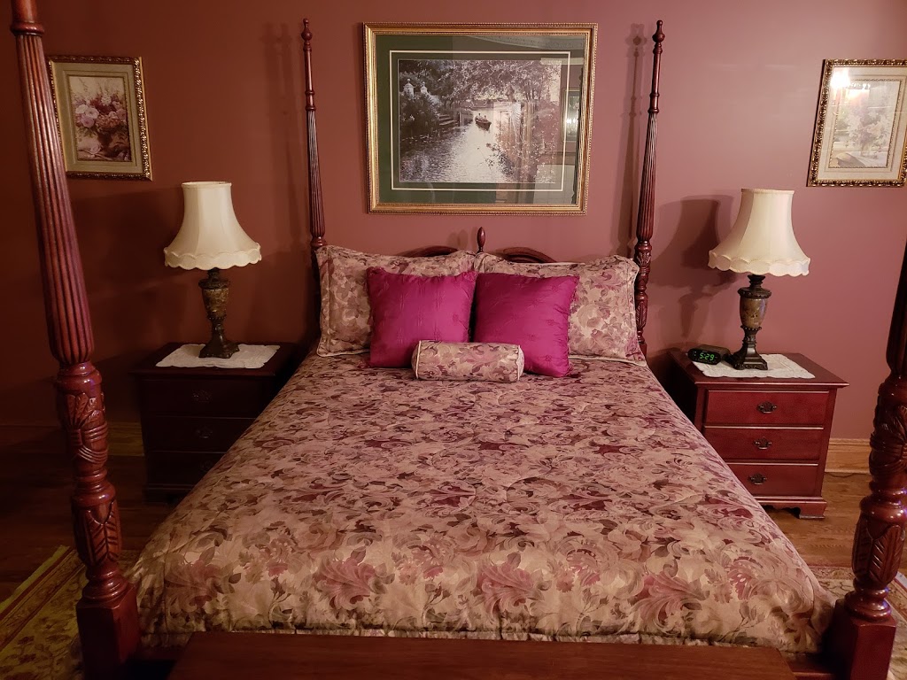 Anderson House Bed & Breakfast | 120 Columbus Rd W, Oshawa, ON L1H 0G6, Canada | Phone: (905) 655-5264