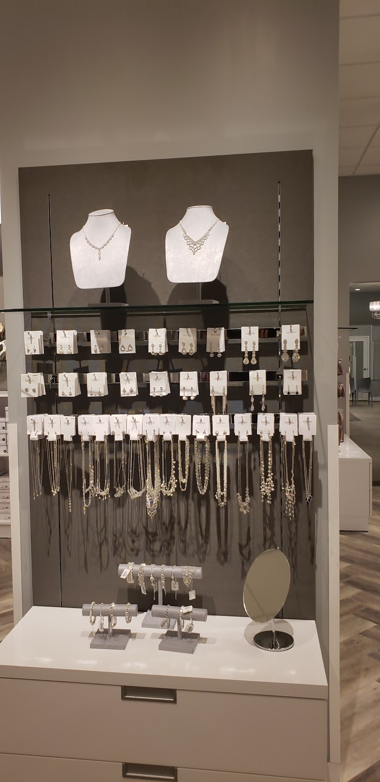 Davids Bridal | 67 Colossus Dr, Woodbridge, ON L4L 9J8, Canada | Phone: (905) 264-3896