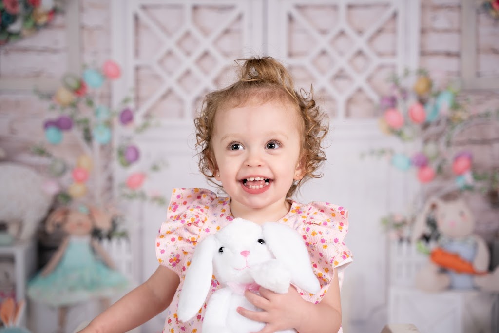 V Photography | McPherson Ct, Central Elgin, ON N5P 0E6, Canada | Phone: (647) 561-4231