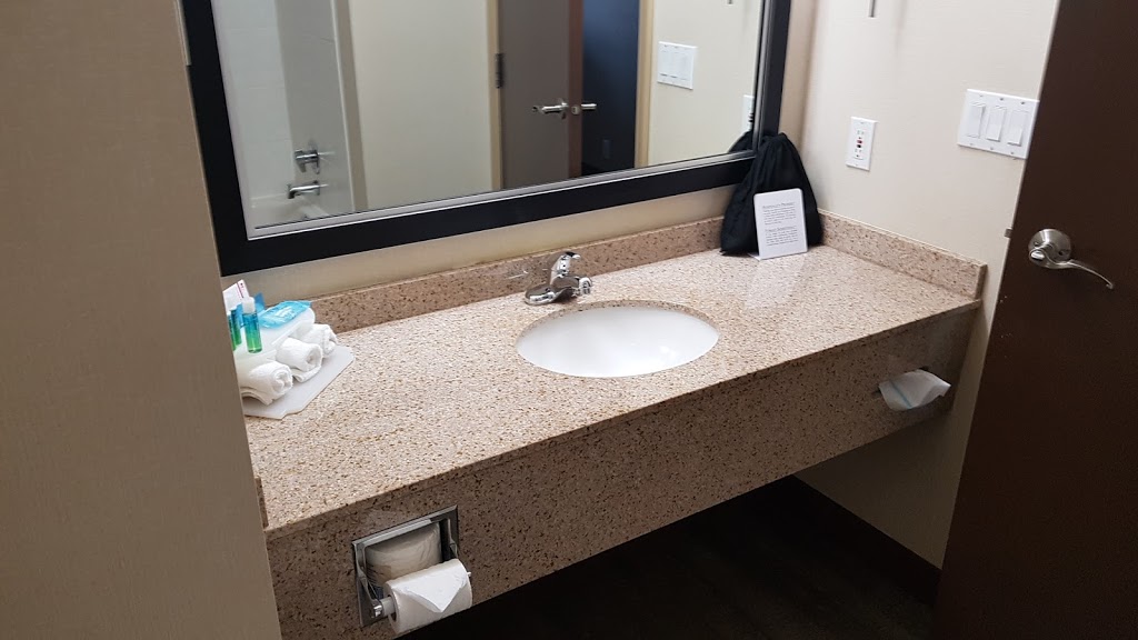 Holiday Inn Express Hotel & Suites | 4716 34th St, Vernon, BC V1T 5Y9, Canada | Phone: (250) 550-7777