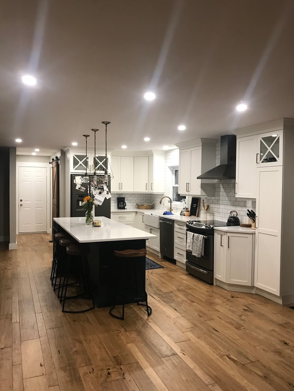 MB Electric | 400 Crystal Dr, Peterborough, ON K9J 8K5, Canada | Phone: (705) 243-8104