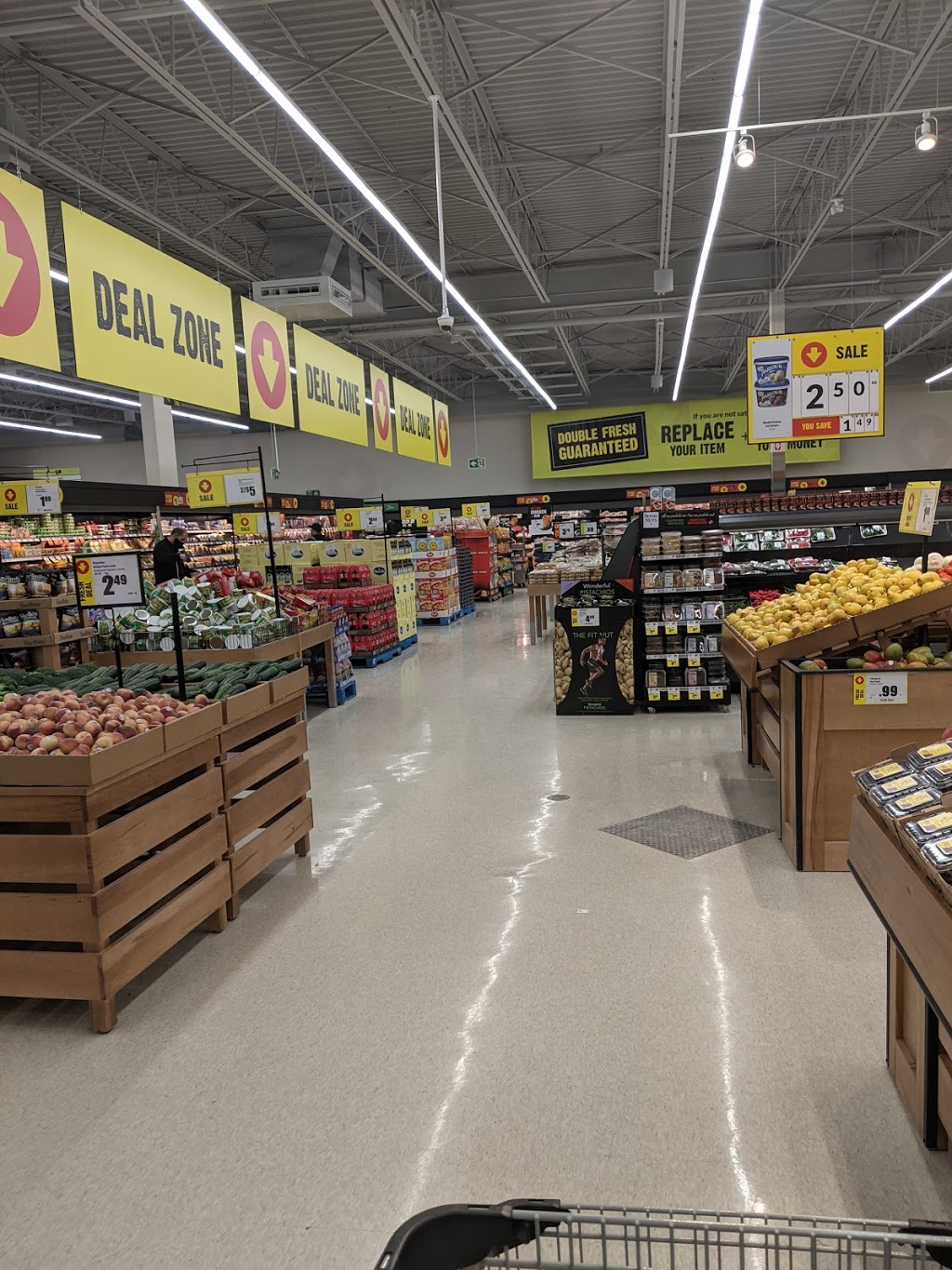 FreshCo Simcoe & Winchester | 2650 Simcoe St N, Oshawa, ON L1L 0R1, Canada | Phone: (905) 436-9851