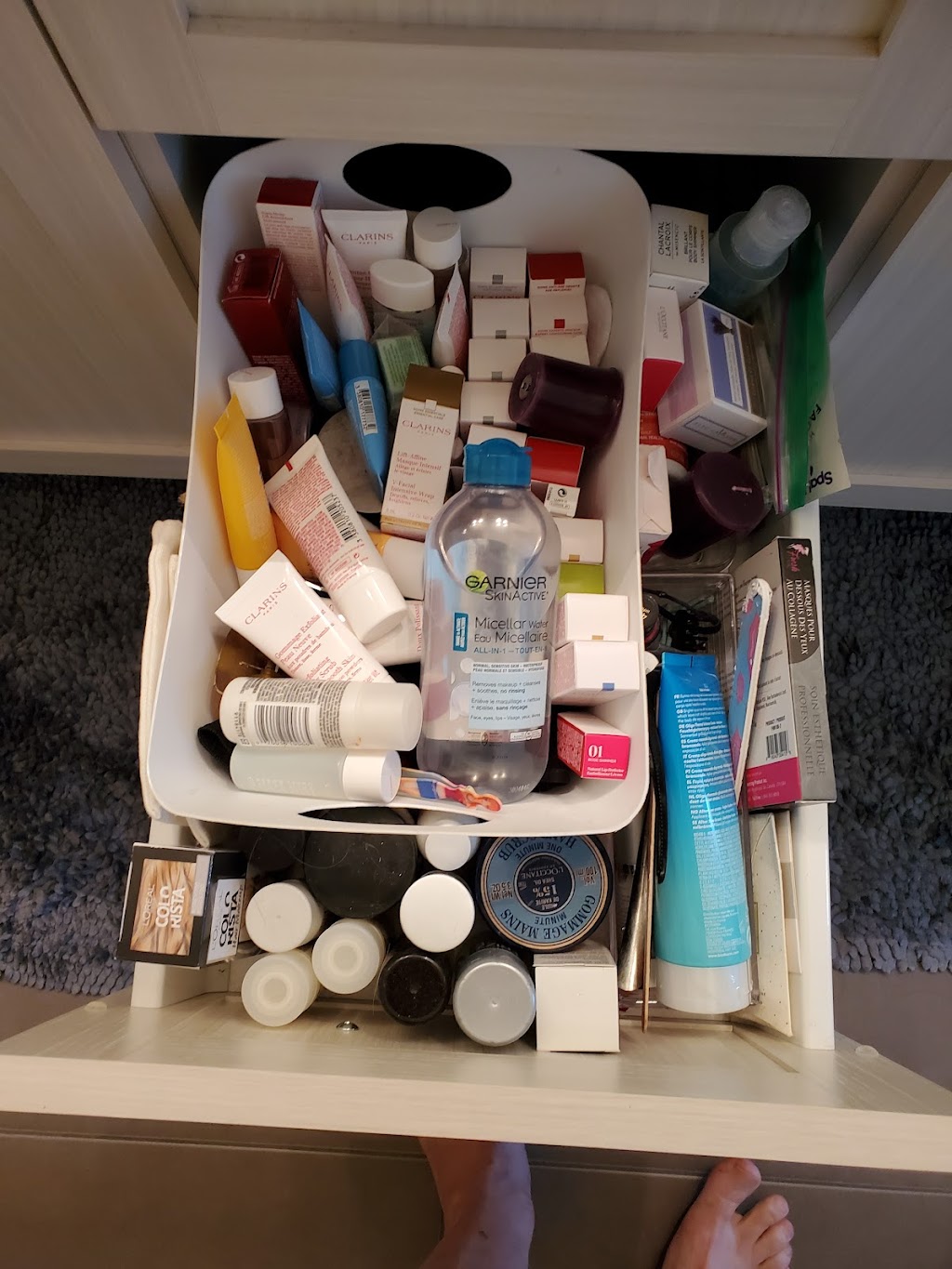 Clarins Skin Spa‎ | 805 A. Chomedey, Laval, QC H7W 5N4, Canada | Phone: (450) 688-2178