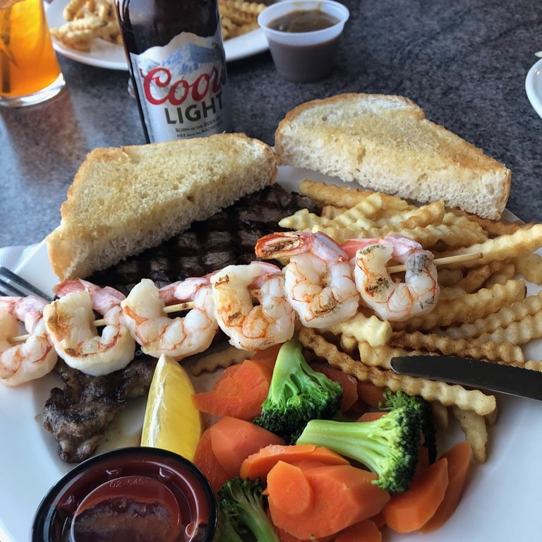 Mr.Schnapps Restaurant & Bar | 500, 1440 52 St NE, Calgary, AB T2A 4T8, Canada | Phone: (403) 273-7444