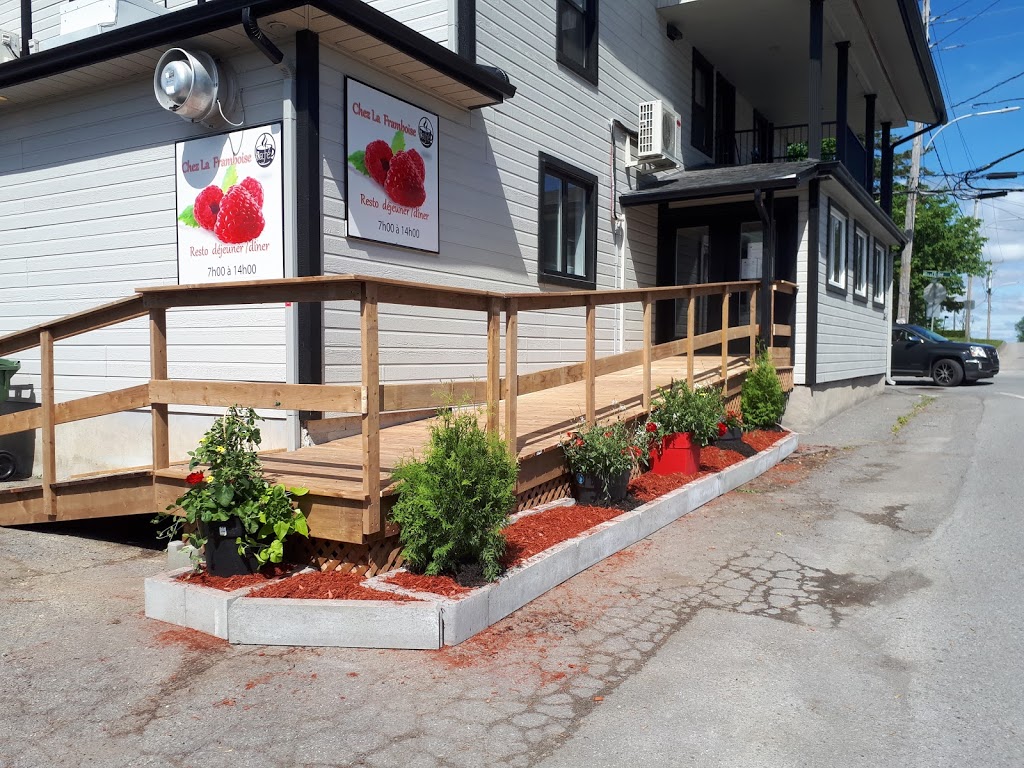 Chez La Framboise Café | 452 Chemin de lÉglise, Sainte-Barbe, QC J0S 1P0, Canada | Phone: (450) 370-3227