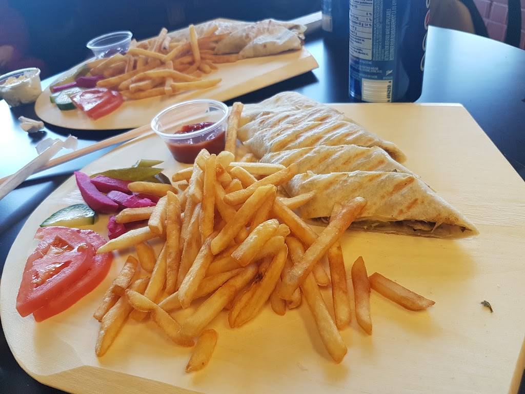 Mazzika Cafe & Restaurant | 1077 N Service Rd, Mississauga, ON L4Y 1E1, Canada | Phone: (905) 615-9595