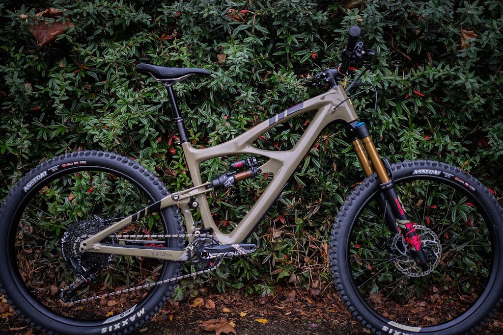 Bicicletta West Vancouver | 1437 Clyde Ave, West Vancouver, BC V7T 1E9, Canada | Phone: (604) 925-2453