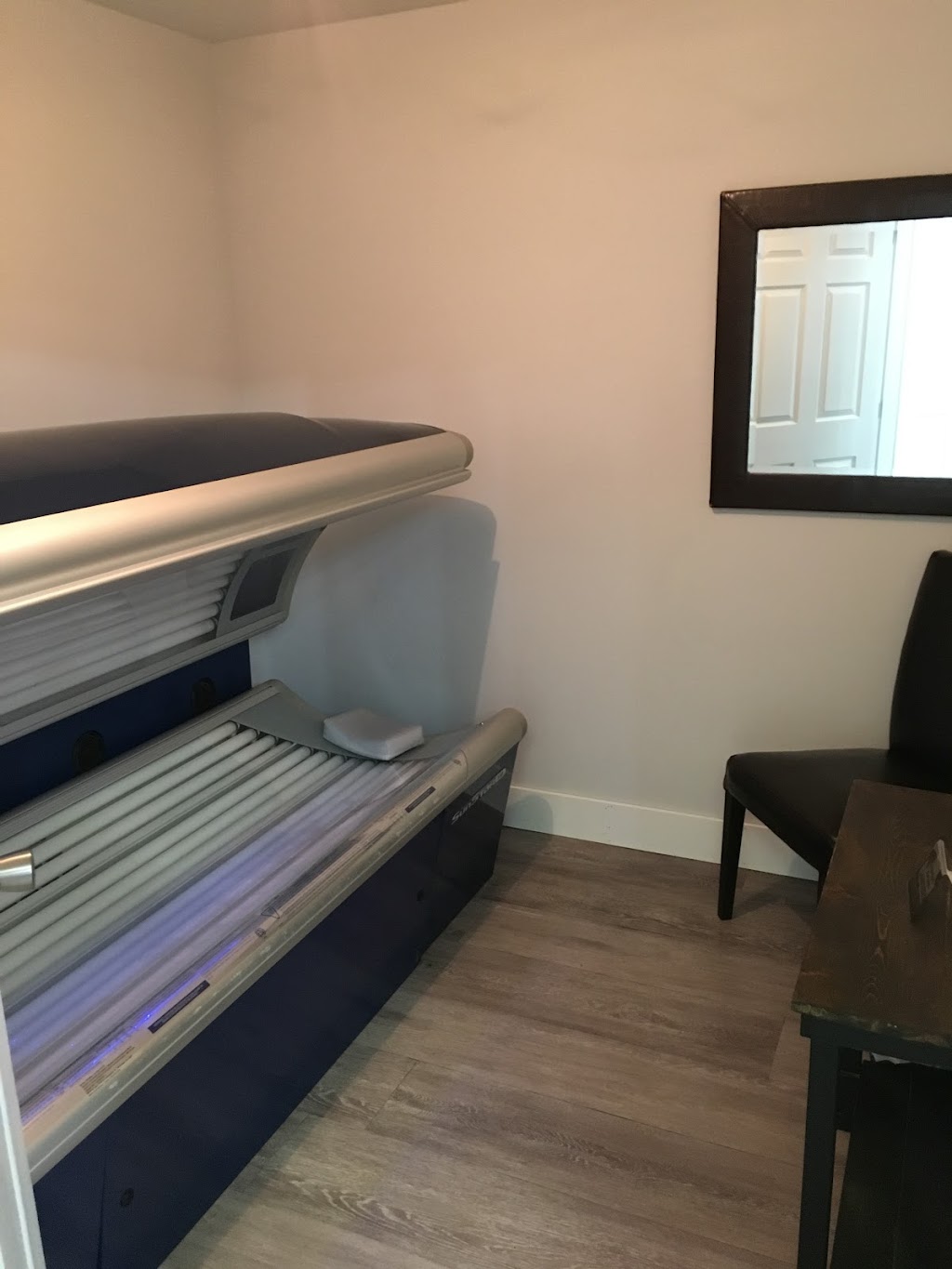 Dorado Beauty Bar | 1100 Sunshine Coast Hwy #111, Gibsons, BC V0N 1V7, Canada | Phone: (604) 886-9255