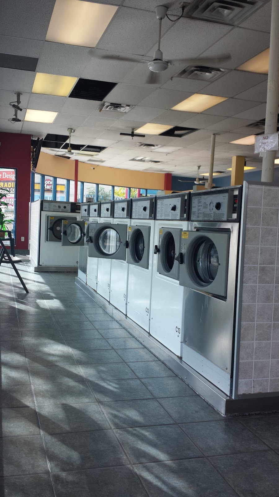 Soap Stars Laundromat | 3200 Eglinton Ave E, Scarborough, ON M1J 2H6, Canada | Phone: (416) 261-5333