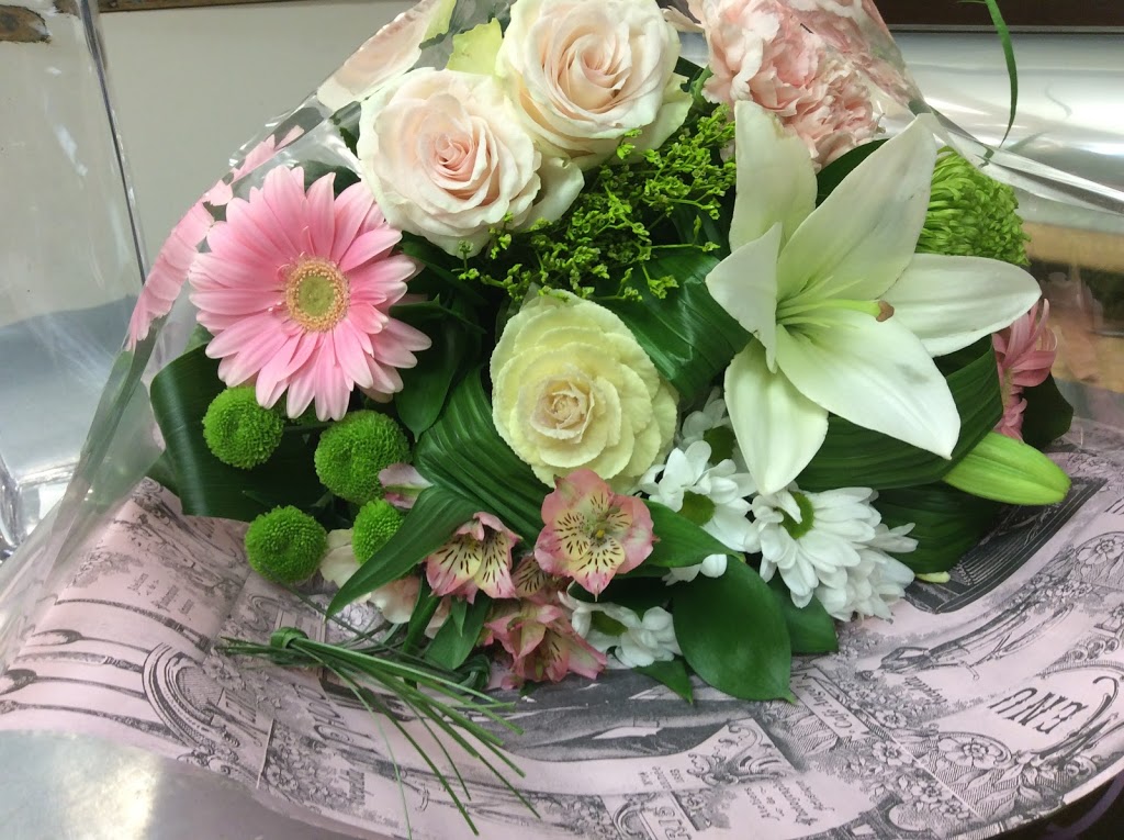 Fleuriste Les Fleurs DAlicia | 1130 Boulevard Lebourgneuf, Québec, QC G2K 0A9, Canada | Phone: (418) 634-1230