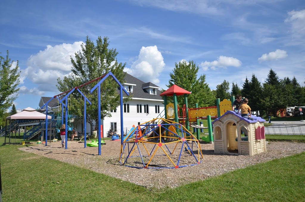 Camping les Berges du Lac | 800 Chemin des Berges, Stratford, QC G0Y 1P0, Canada | Phone: (418) 443-2202