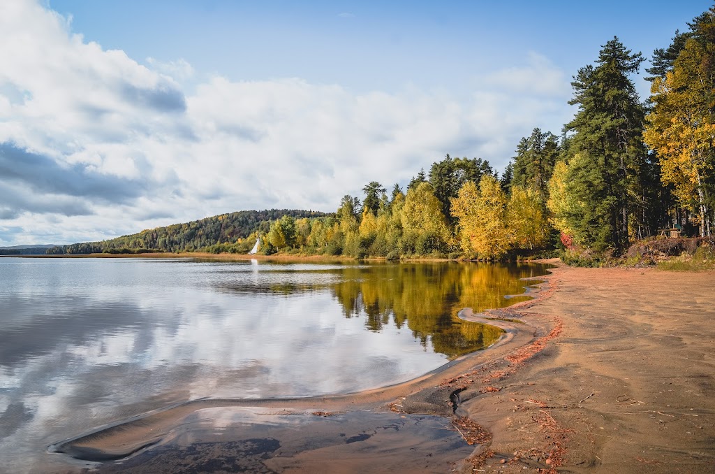 Auberge du Lac Taureau | 1200 Chem. de la Baie-du-Milieu, Saint-Michel-des-Saints, QC J0K 3B0, Canada | Phone: (450) 833-1919