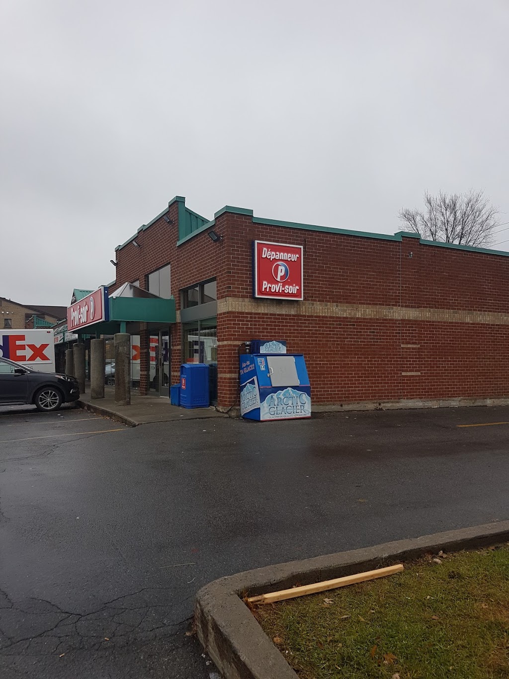 Couche-Tard | 275 Boulevard Samson, Laval, QC H7X 2Z7, Canada | Phone: (450) 689-1130