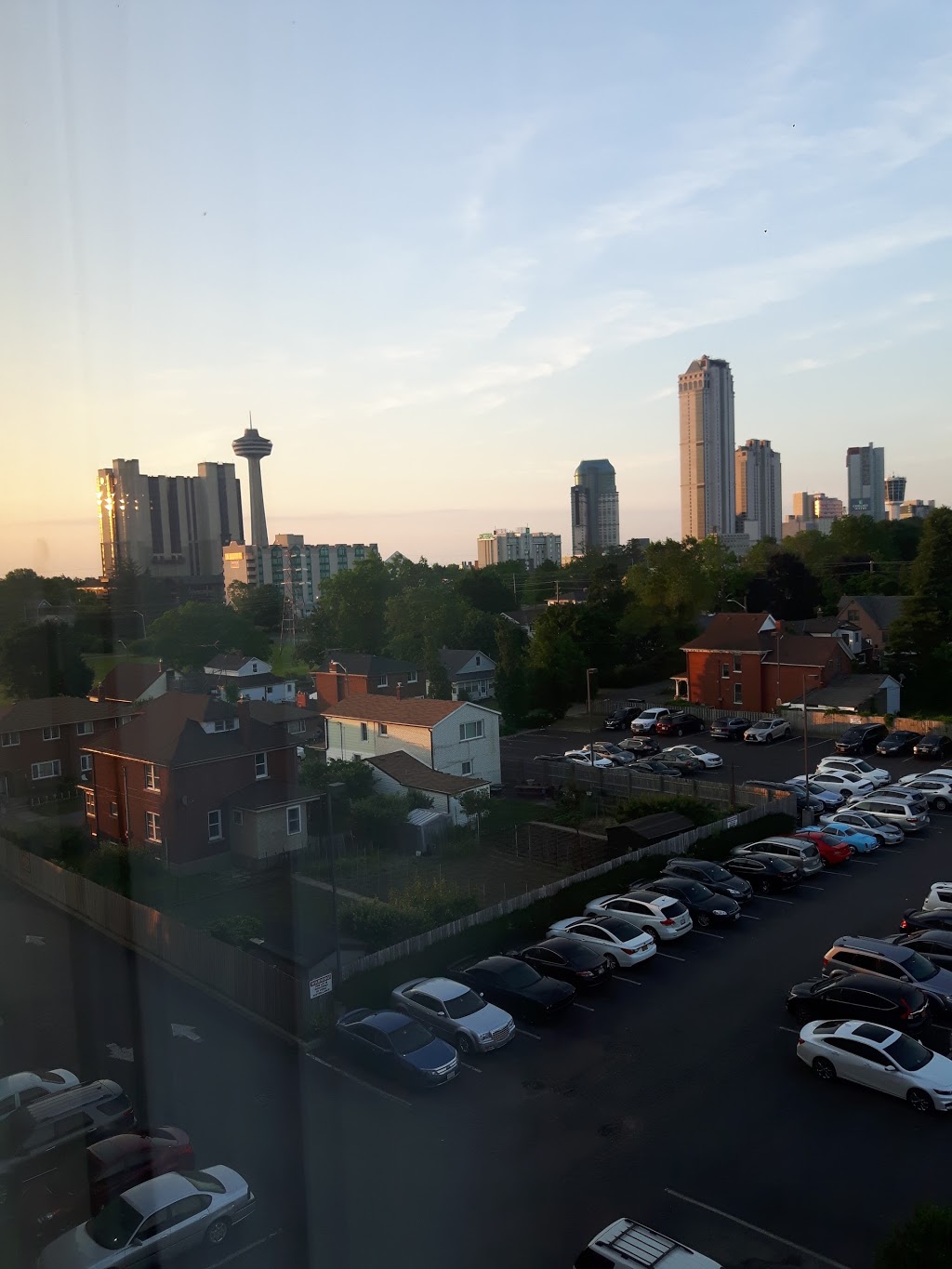 Ramada Niagara Falls Near the Falls | 5706 Ferry St, Niagara Falls, ON L2G 1S7, Canada | Phone: (905) 356-0052