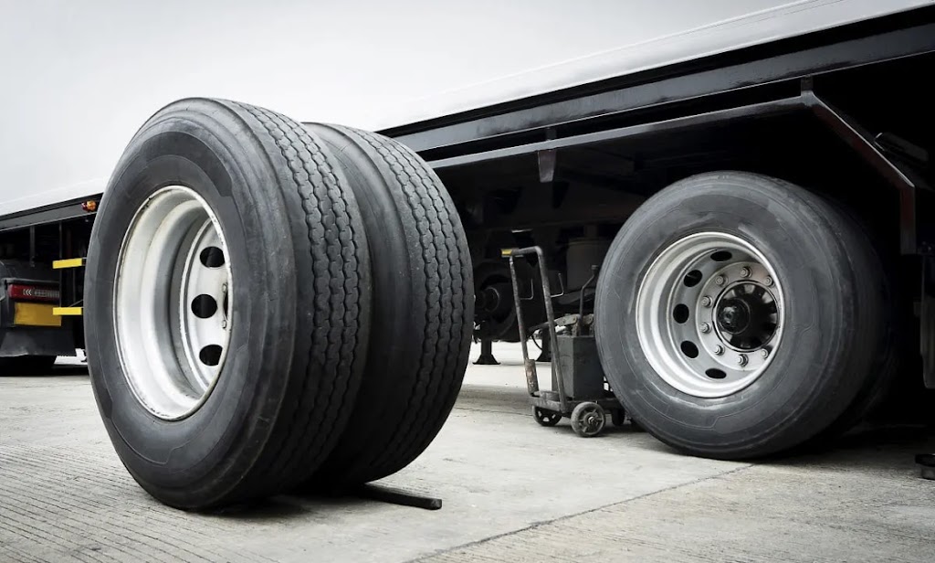 Enroute Tire Services | 71 Durrow St, London, ON N6E 3T8, Canada | Phone: (647) 323-2276