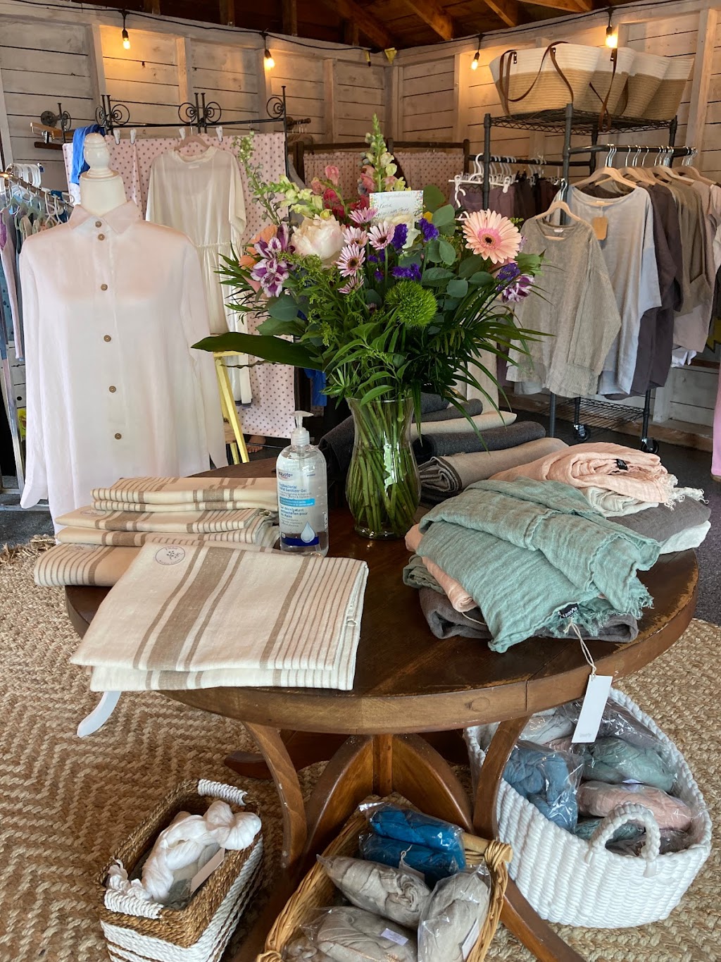 Flinn Market Linen | 25 Pleasant St, Chester, NS B0J 1J0, Canada | Phone: (647) 542-0976