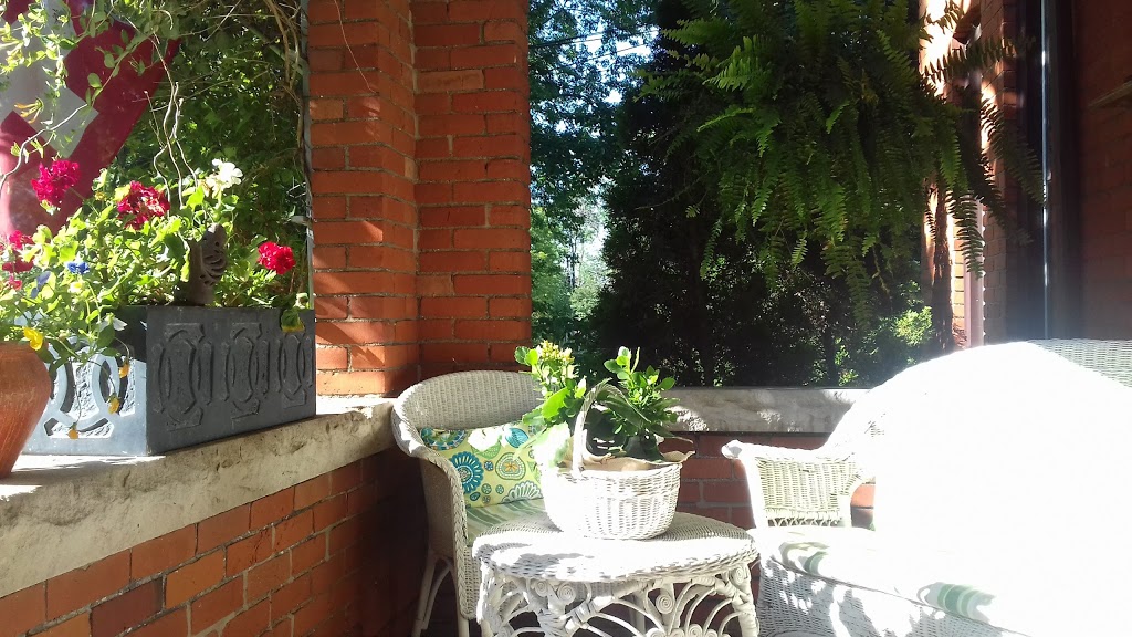Homestead House B & B | 3272 Homestead Dr, Mount Hope, ON L0R 1W0, Canada | Phone: (905) 679-2581