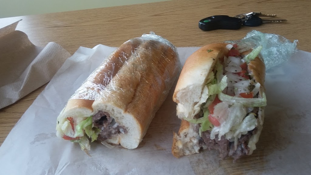 Violas Submarine House | 1717 Elmwood Ave, Niagara Falls, NY 14301, USA | Phone: (716) 282-7094