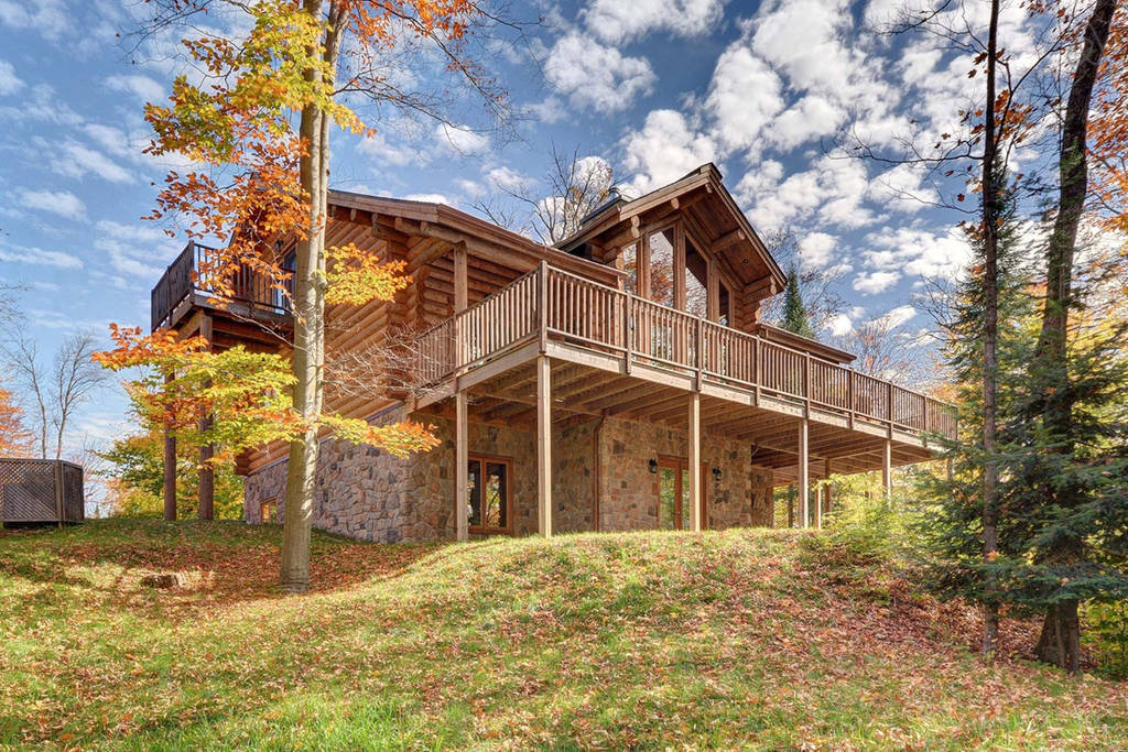 Chalet NIKITA - Location4Saisons | 643 Chemin des Pionniers, Labelle, QC J0T 1H0, Canada | Phone: (514) 446-1551