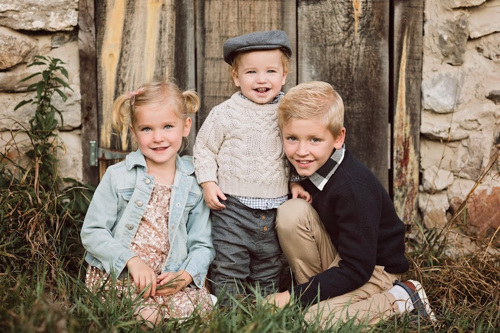Morgan Bress Photography | 59 Cambridge St N, Lindsay, ON K9V 4C8, Canada | Phone: (705) 738-8398