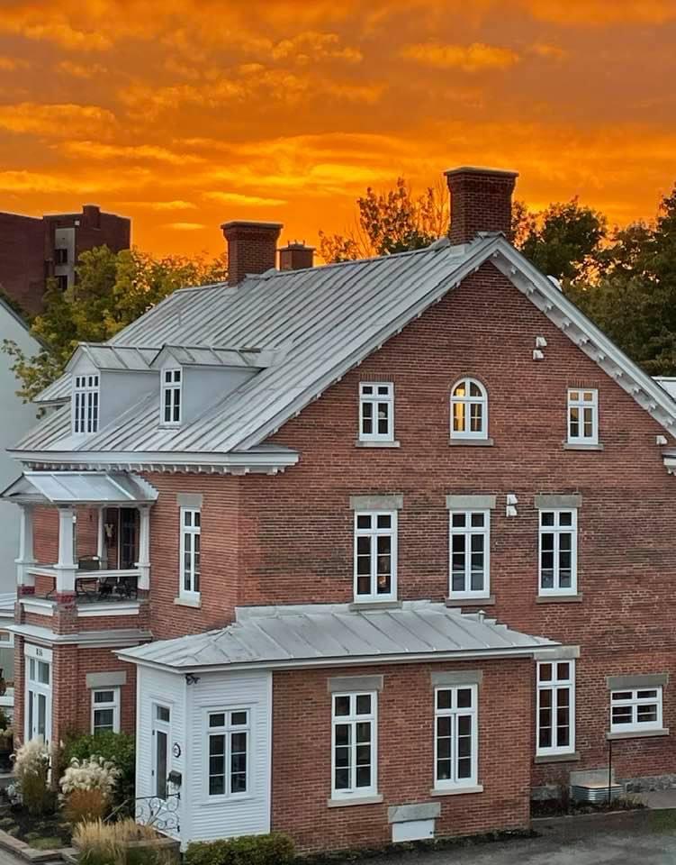 Galerie DArt Pierre Labrecque | 856 Rue des Ursulines, Trois-Rivières, QC G9A 5B9, Canada | Phone: (819) 609-7951