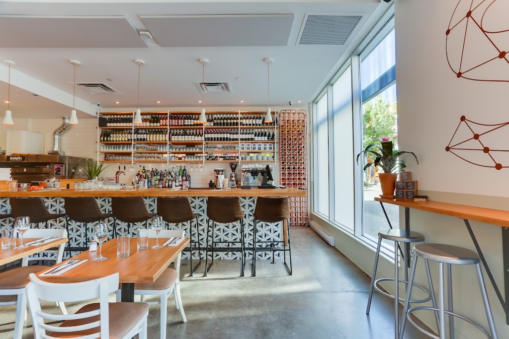 Stella Pizzeria | 1327 Avenue Laurier E, Montréal, QC H2J 1H4, Canada | Phone: (514) 903-9448