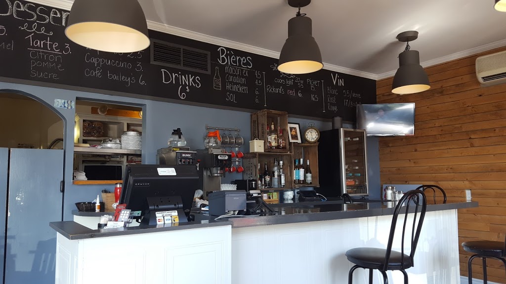 Restaurant Maurice | 155 Rue Tyler, Ayers Cliff, QC J0B 1C0, Canada | Phone: (819) 838-4855