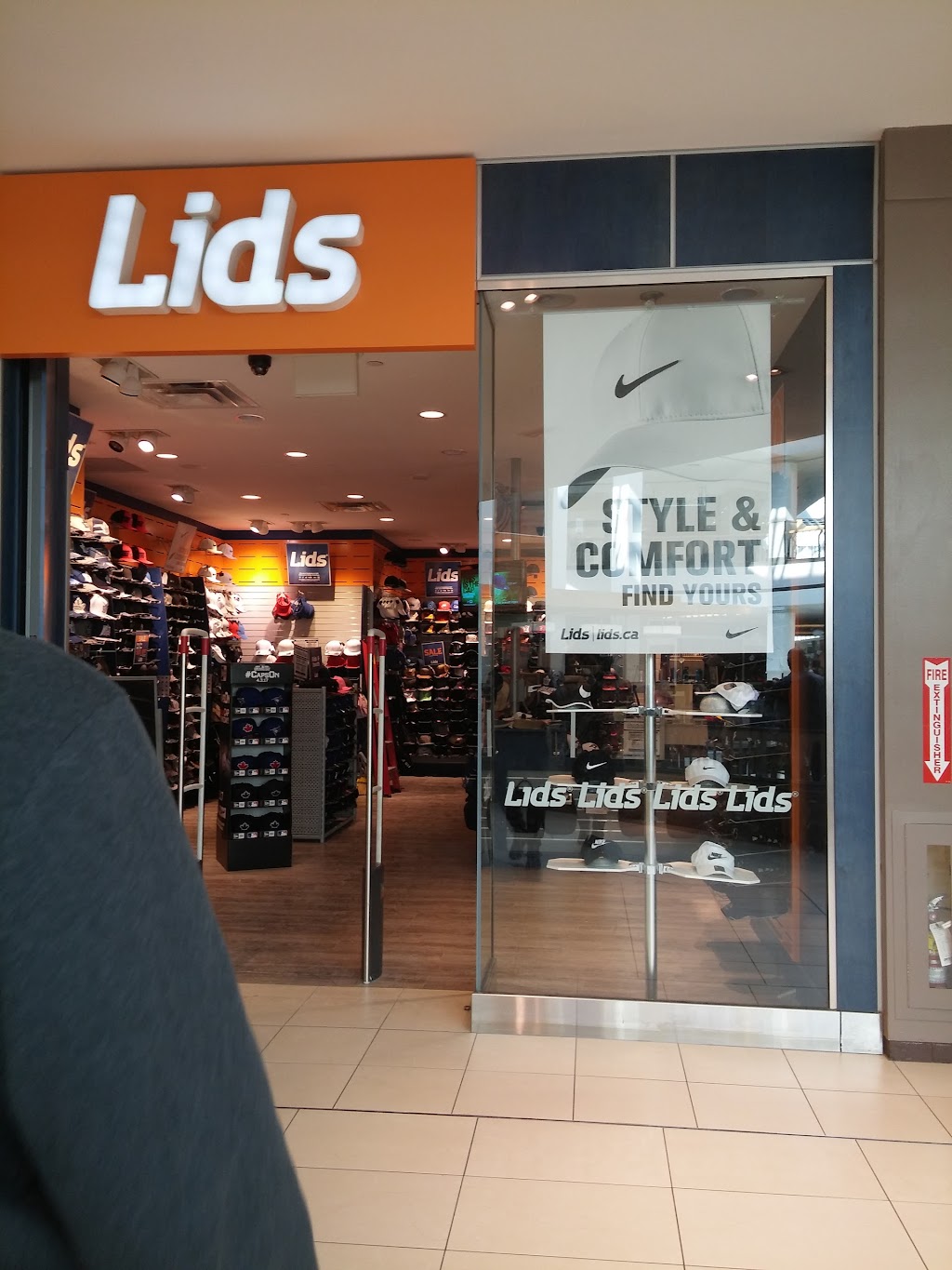 Lids | The Promenade, 1 Promenade Cir, Thornhill, ON L4J 4P8, Canada | Phone: (905) 886-7118