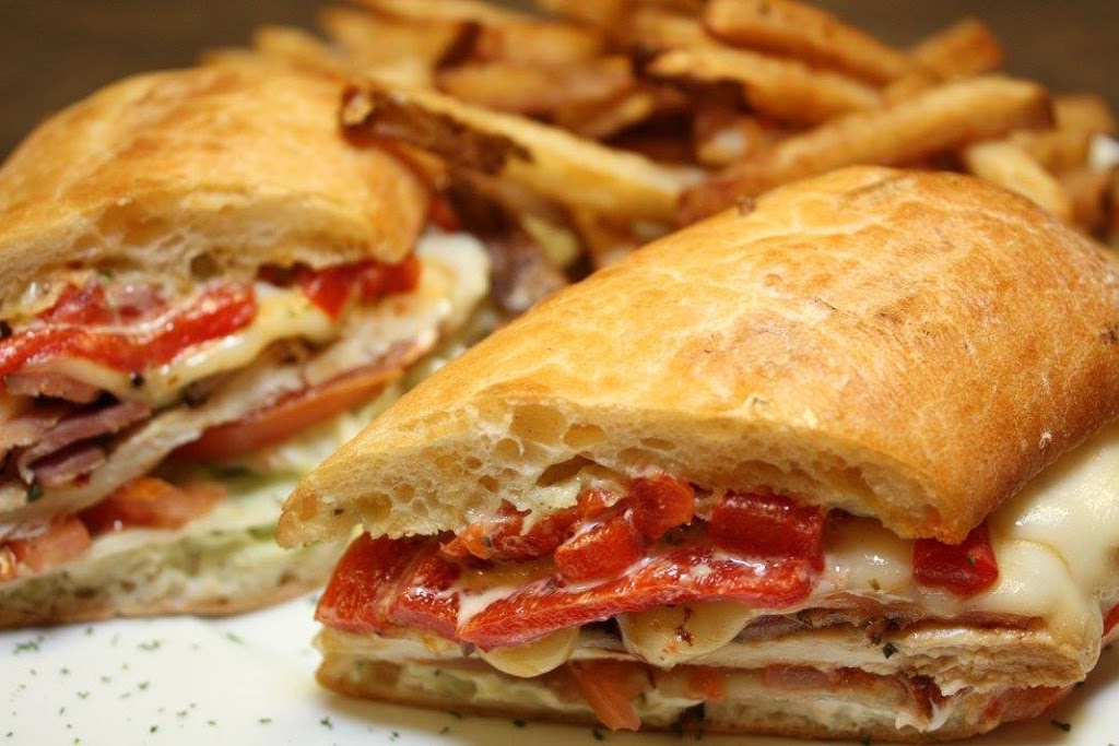 Cousin Vinnys Restaurant & Bar - Chelmsford | 4764 Regional Rd 15, Chelmsford, ON P0M 1L0, Canada | Phone: (705) 855-0003