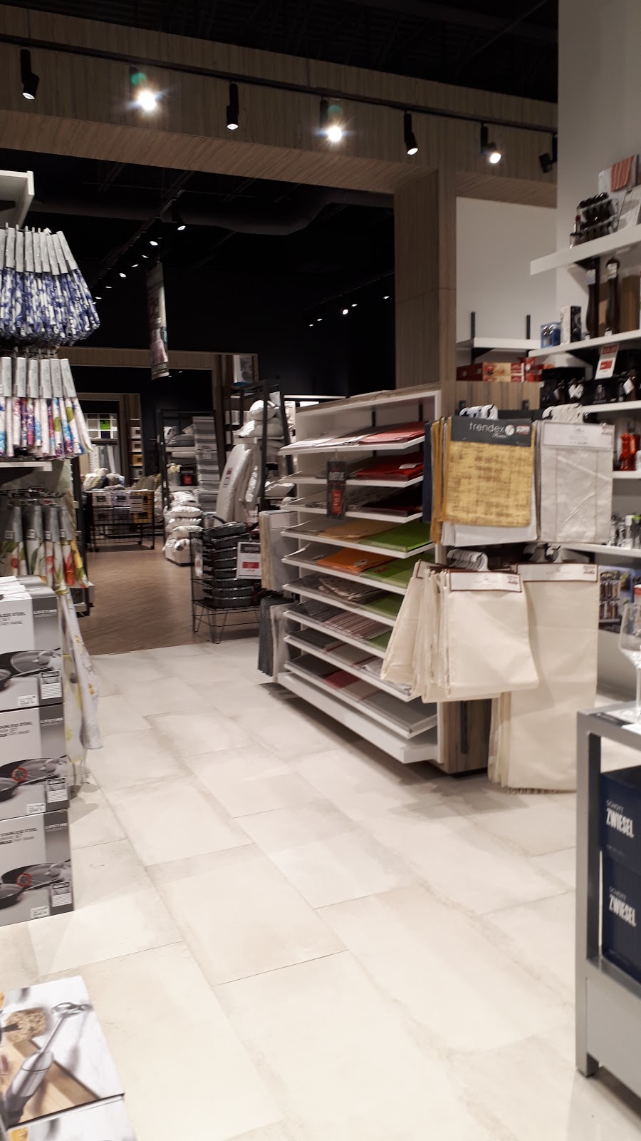 Linen Chest | Promenades Drummondville, 755 Boulevard René-Lévesque unit 05021, Drummondville, QC J2C 6Y7, Canada | Phone: (819) 473-8776