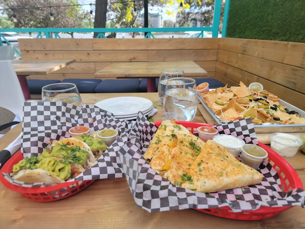 Casamigos Restaurant Mexicain Taqueria & Margarita Bar | 154 Rue Ste Anne, Sainte-Anne-de-Bellevue, QC H9X 1M6, Canada | Phone: (514) 674-1117