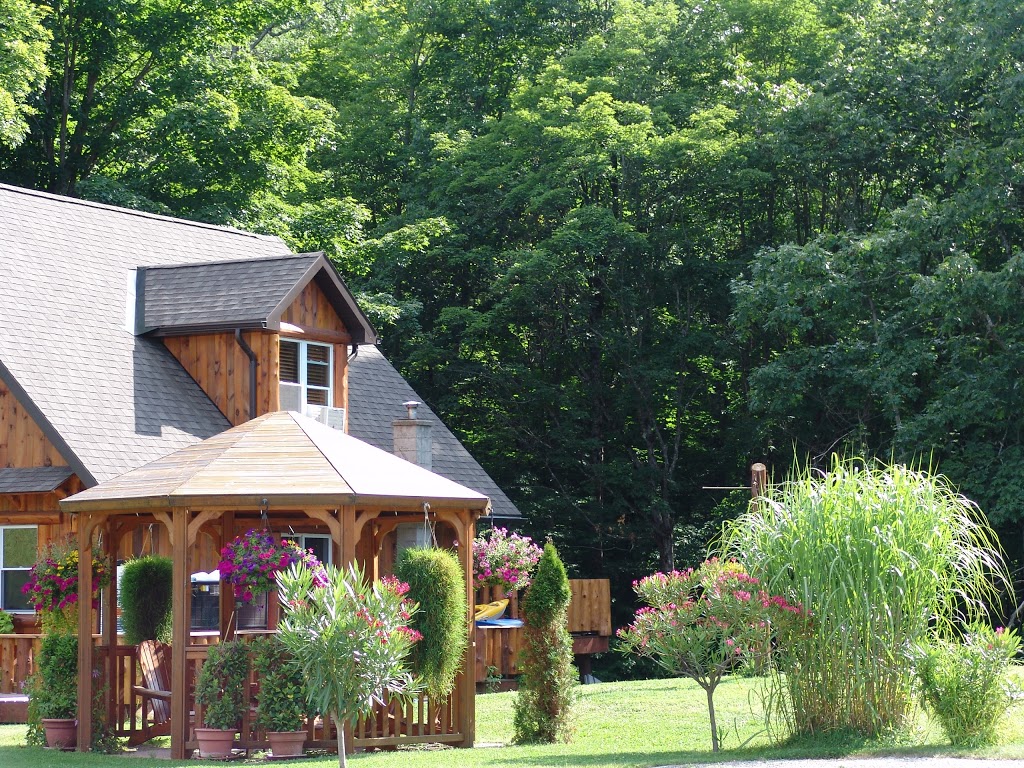 The Highlands Motel and Lodge | 15102 ON-35, Minden, ON K0M 2K0, Canada | Phone: (705) 489-3111
