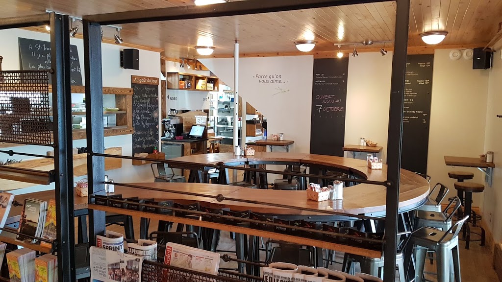 La Libellule resto convivial | 17 Place de lÉglise, Saint-Jean-Port-Joli, QC G0R 3G0, Canada | Phone: (418) 598-9644