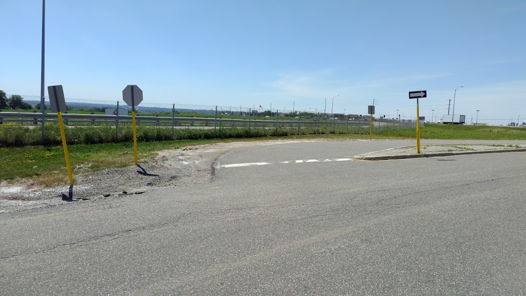 Aurora Carpool Lot | Aurora, ON L4G 0K3, Canada