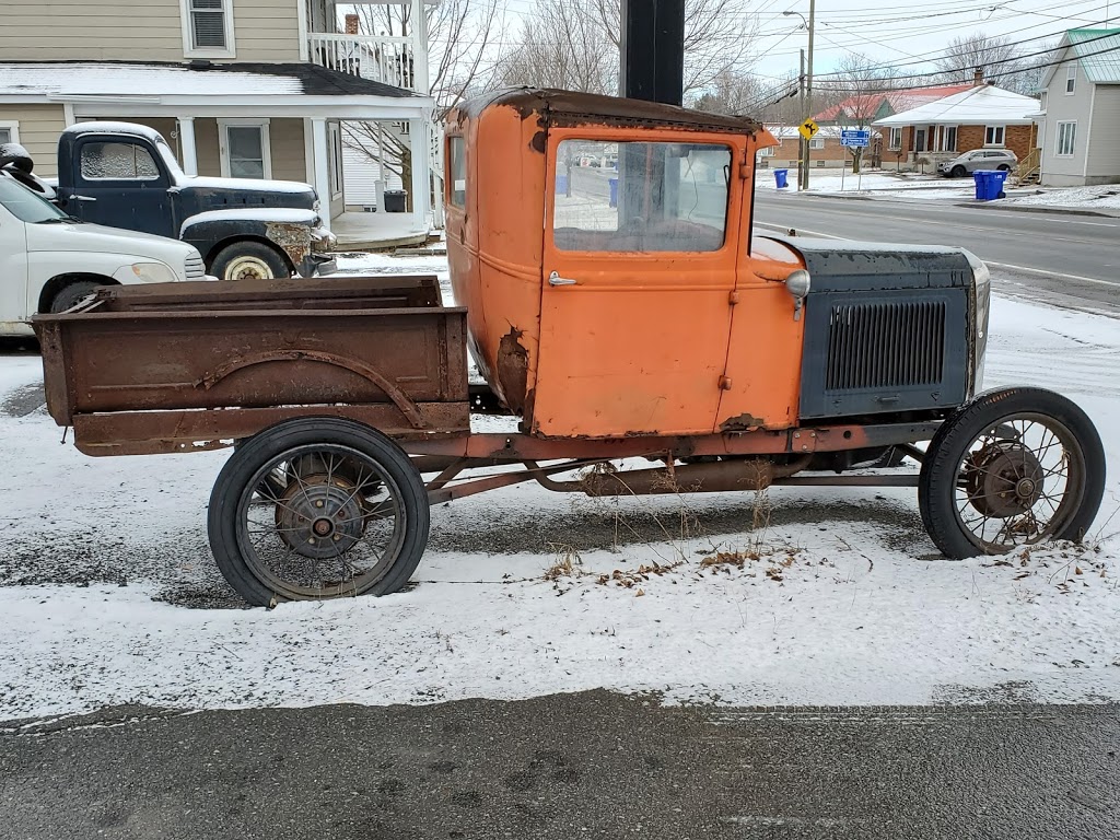 Custom Garage | 900 Rue Principale, Saint-Paul-dAbbotsford, QC J0E 1A0, Canada | Phone: (450) 379-9068