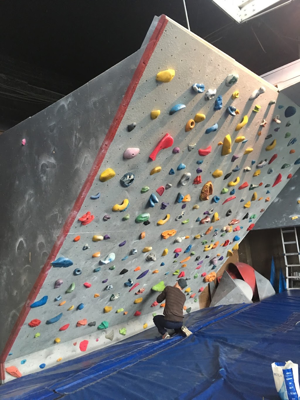 Centre descalade Roc Gyms | 2350 Av. du Colisée, Québec, QC G1L 5A1, Canada | Phone: (418) 647-4422