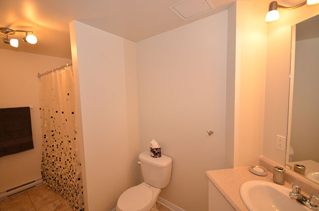 Bourg Du Village | 25 Place Casavant, Sainte-Thérèse, QC J7E 5X1, Canada | Phone: (450) 508-2000
