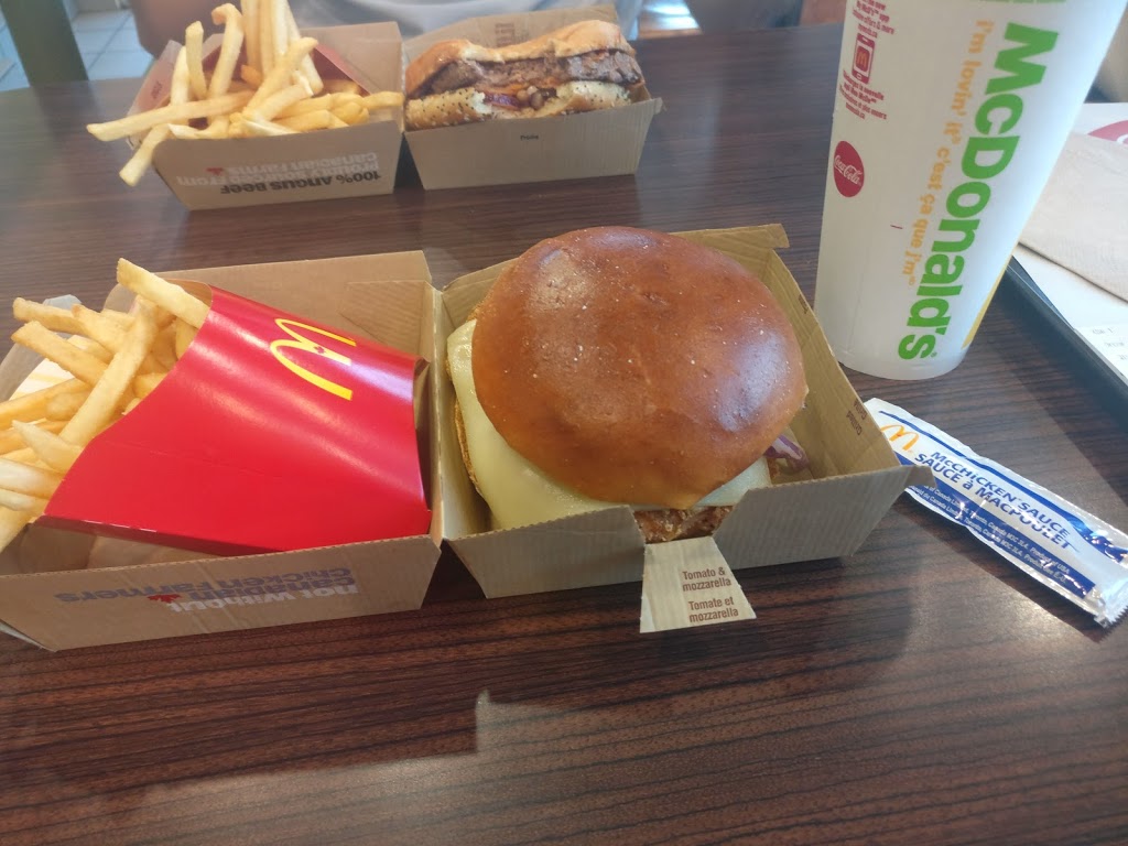 McDonalds | 8631 Granville Avenue, Vancouver, BC V6P 5A2, Canada | Phone: (604) 718-1142