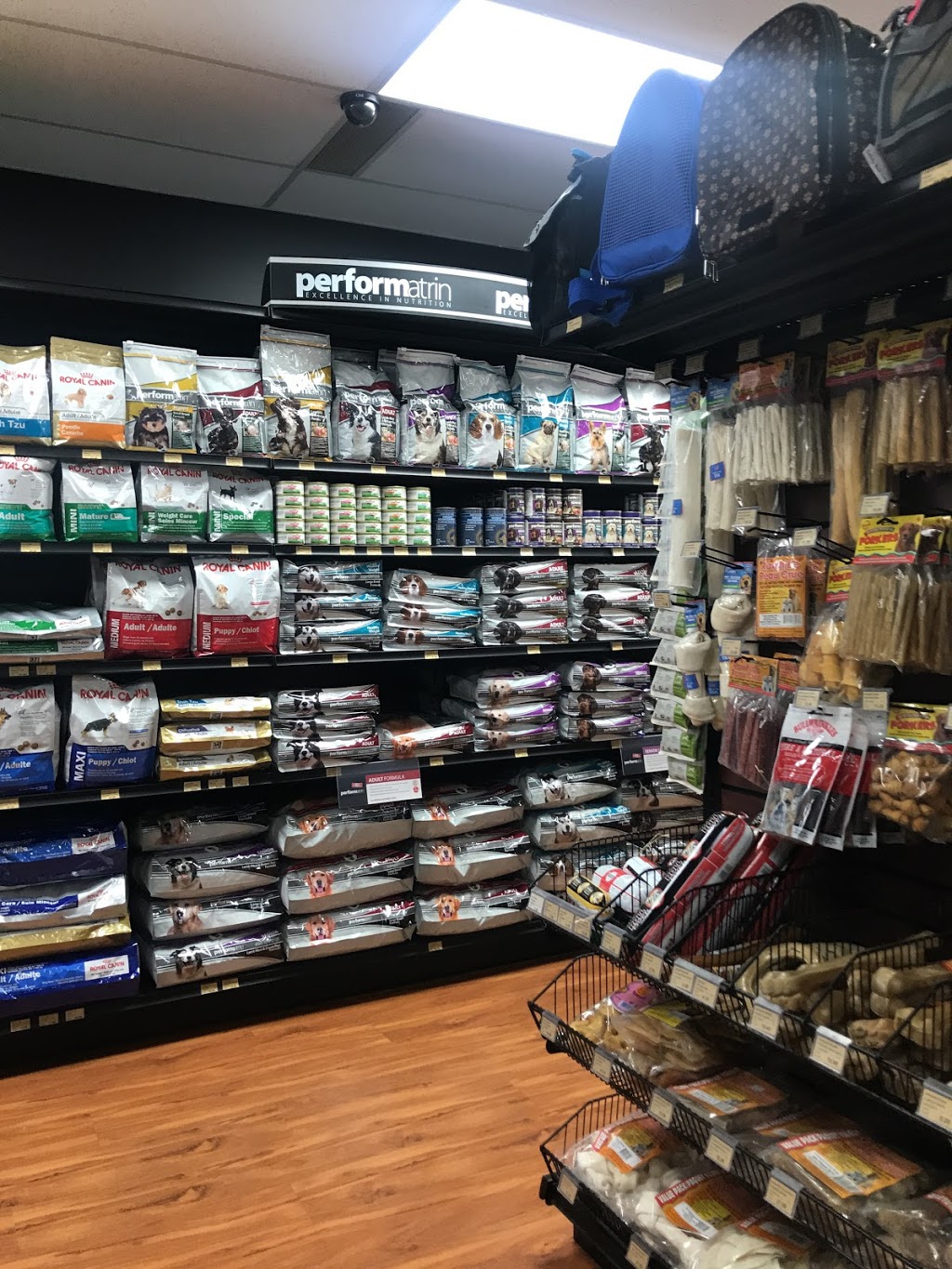 Pet Valu | 1527 Victoria Park Ave, Scarborough, ON M1L 2T3, Canada | Phone: (416) 288-0664