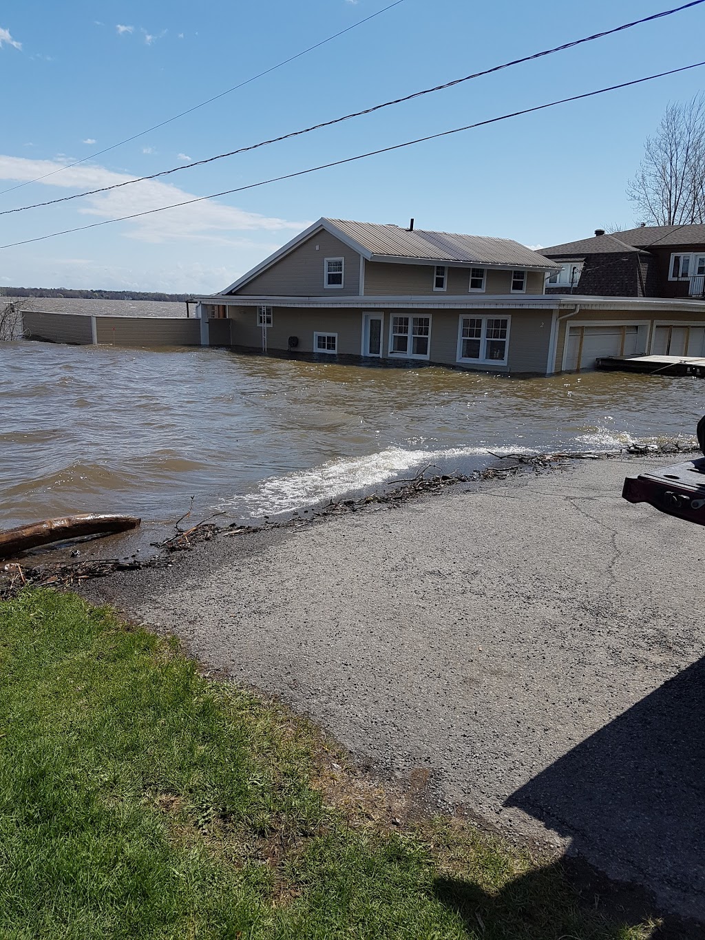 dog park SteMarthesurleLac Rue Sauvé, SainteMarthesurleLac