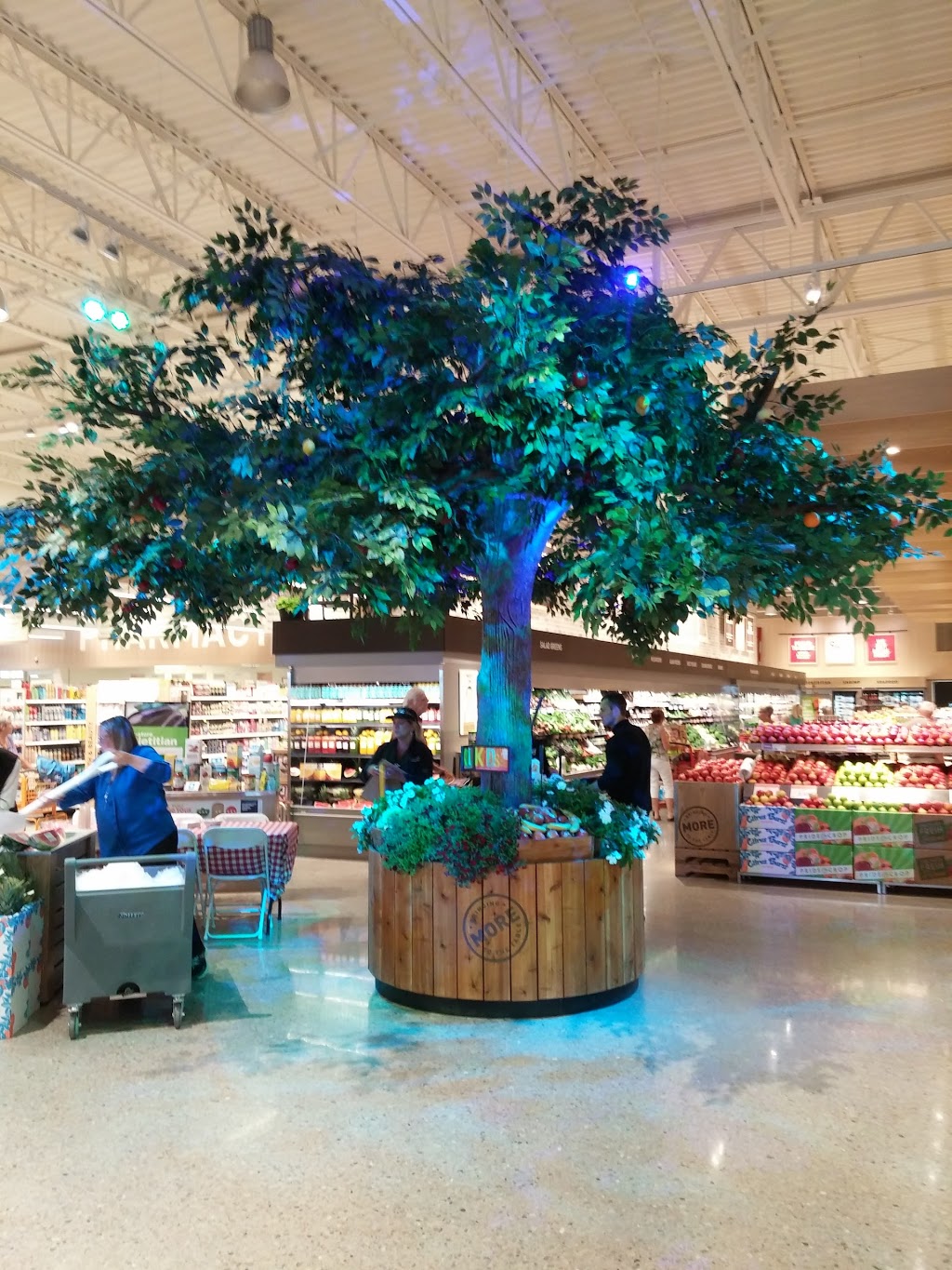North Barrie Crossing Shopping Centre | Cundles Rd E, Barrie, ON L4M 0G9, Canada | Phone: (416) 408-3080
