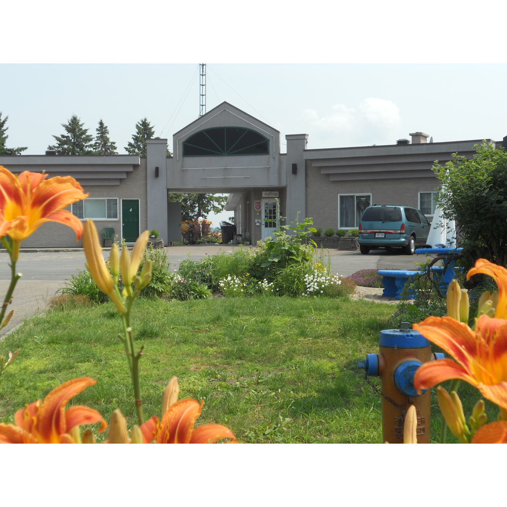 Motel Normandie | 1111 Boulevard Saint Laurent O, Louiseville, QC J5V 2L4, Canada | Phone: (819) 228-5541
