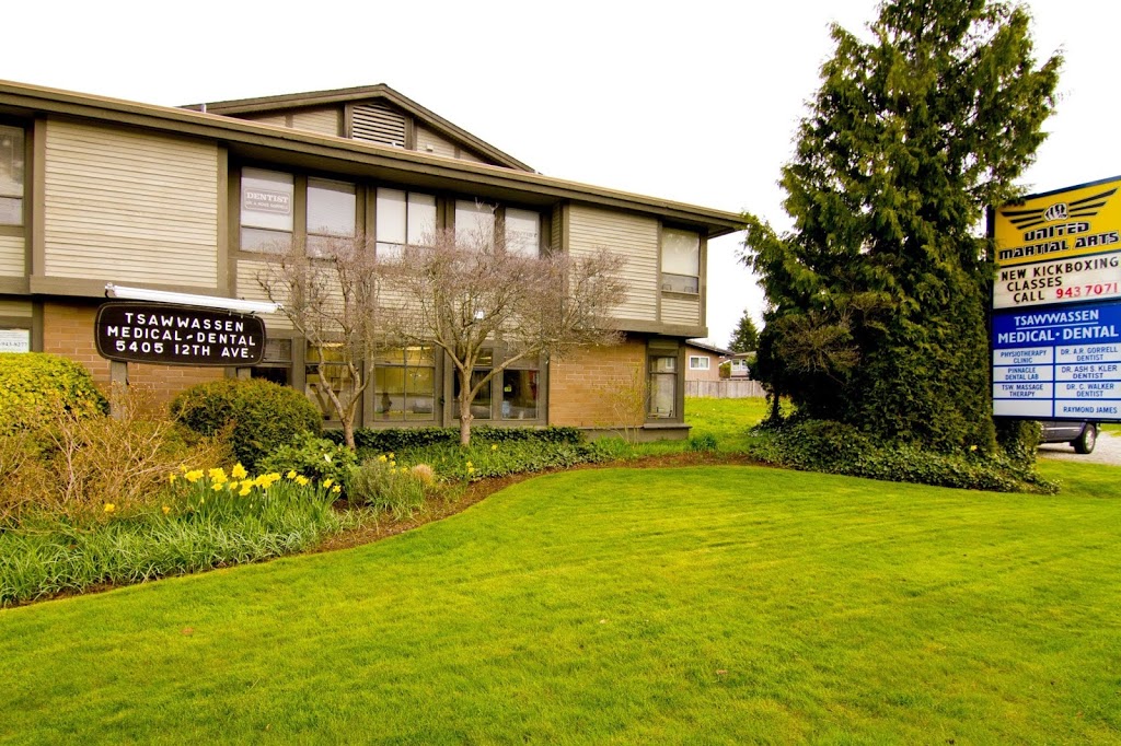 Walker Crista Dr | 5405 12 Ave #203, Delta, BC V4M 2B2, Canada | Phone: (604) 943-7494
