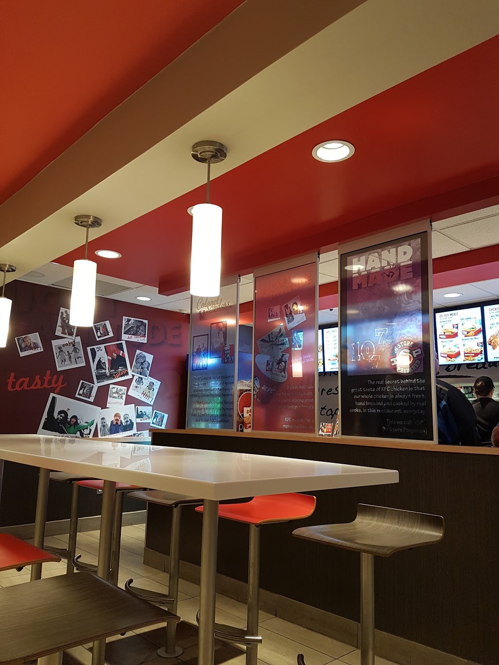 KFC | 574 King St E, Oshawa, ON L1H 1G5, Canada | Phone: (905) 576-3841