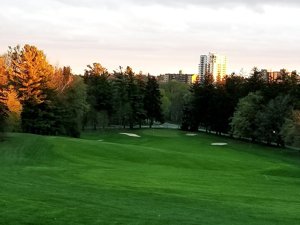 The Guelph Country Club | 133 Woodlawn Rd E, Guelph, ON N1E 7H9, Canada | Phone: (519) 824-2741